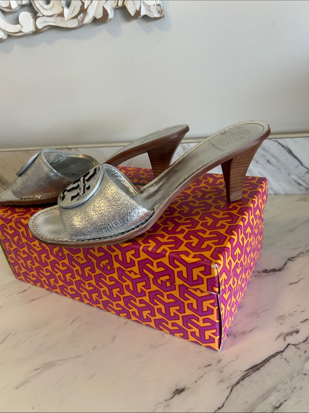 Tory Burch Metallic Silver Logo Mule Slides - Picture 4 of 8